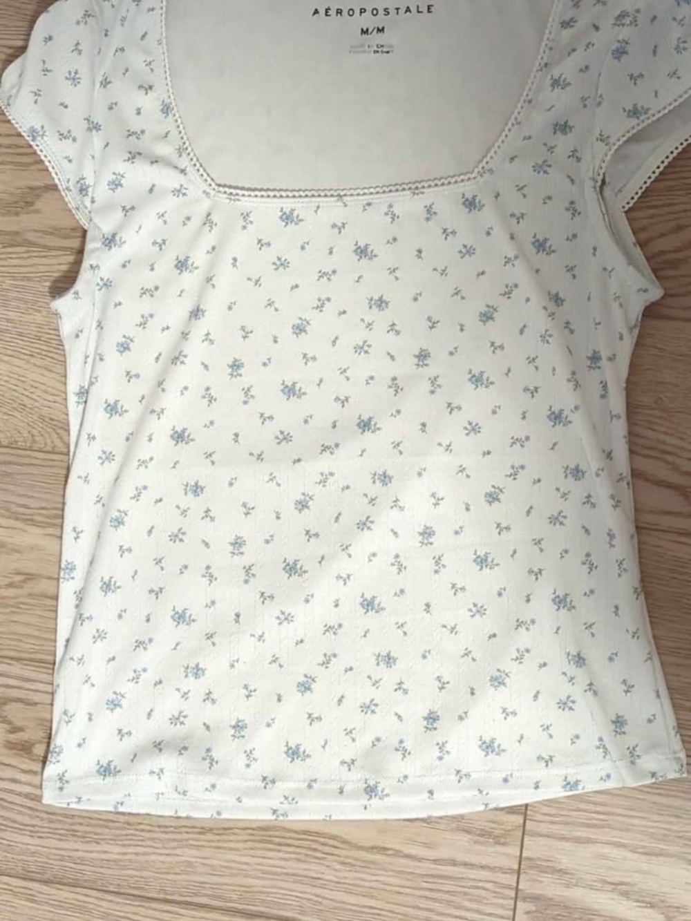 Aeropostale White Short-Sleeve Square-Neck Top with Blue Floral Print